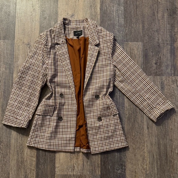 Love Tree Jackets & Blazers - Women’s plaid blazer